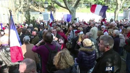 "Je vous ai compris et je vous aime": Macron à Toulon