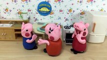 Peppa Pig Potty Training Poo and Pee Play-Doh Stop-Motion Peppa Pig pees her pants, and Ge