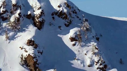 Candide Thovex chute mais continue sa glisse