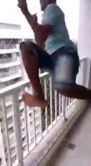 Un homme saute d’un balcon du 12e étage d’un immeuble (Brésil)