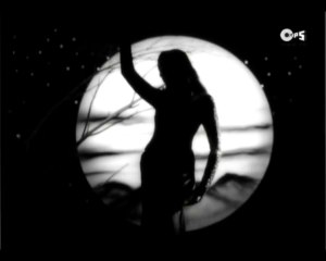 Whispering Melodies - Kitni Akeli - Sizzling Song - HQ