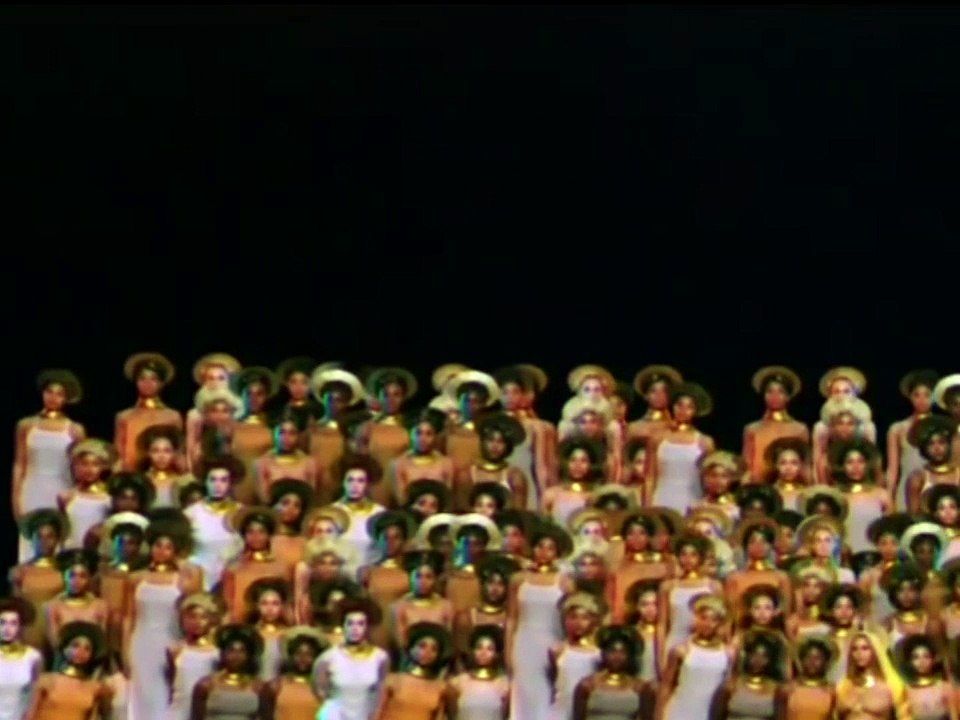 Beyoncé live performance at Grammy Awards 2017-jciWCcUSJDc-HD