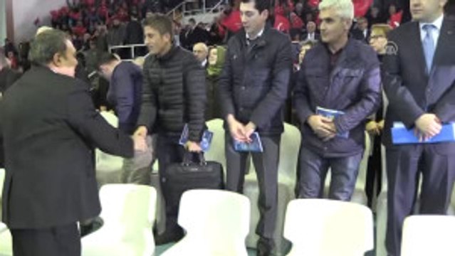 Orman ve Su Işleri Bakanı Eroğlu Türkiye'nin Istikrarı ve Istikbali Için 'Evet' Diyoruz