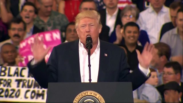 Trump convinces cheering crowds the media are corrupt