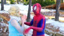 Spiderman vs Congelado Elsa vs Zombie Spiderman! Divertida Película de Superhéroes con Elsa en la Vida Real!