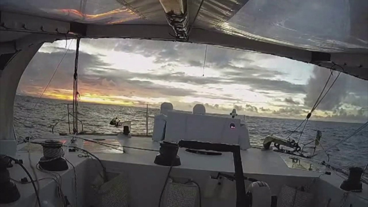 J105 : Passage de l'hémisphère Sud à l'hémisphère Nord pour Sébastien Destremau / Vendée Globe