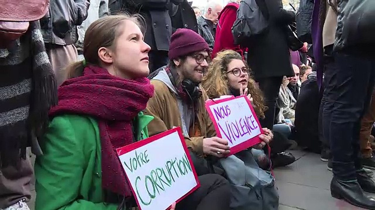 Manifestation à Paris contre la corruption des élus politiques