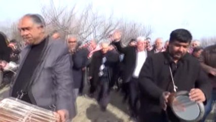 Çardak Deve Güreşleri Yapıldı