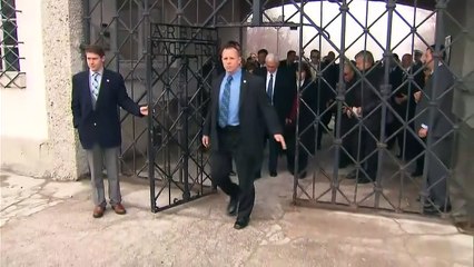 Vice-presidente dos EUA visita campo de concentração na Alemanha