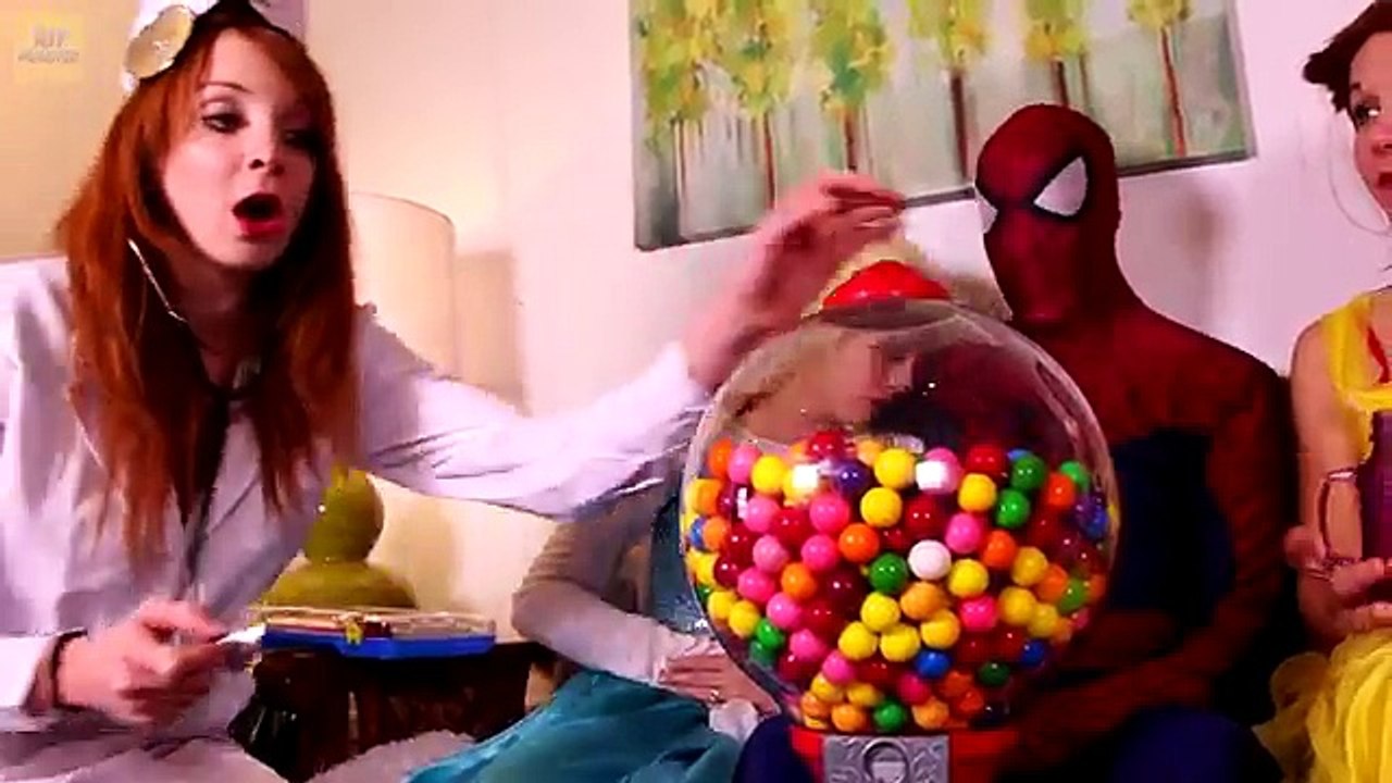 Frozen Elsa vs Spiderman vs Hulk Best Stop Motion 2016 Superhero in Real life Animation mo