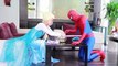Congelados Elsa POO BOLAS de COLORES con Spiderman vs Joker Broma de los Superhéroes de la Diversión en la Vida Real
