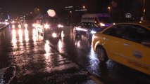 Polisten Kaçarken Aracın Çarptığı Zanlı Ağır Yaralandı - Istanbul