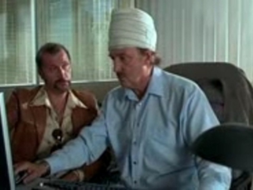 Denis prend des cours d'informatique