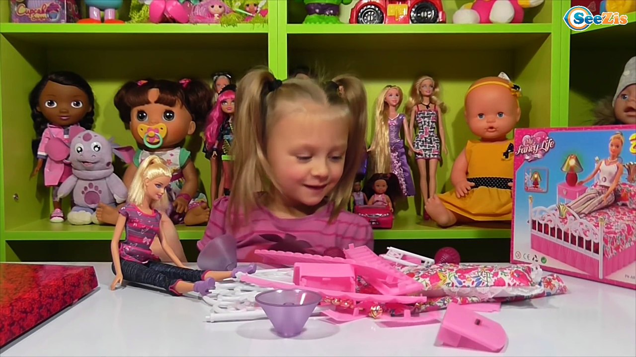 ✔ Барби. Ярослава распаковывает новый набор – спальня для куклы / Barbie / Unboxing new set of toys