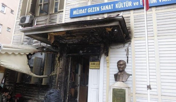 Müjdat Gezen Sanat Merkezi kundaklandı