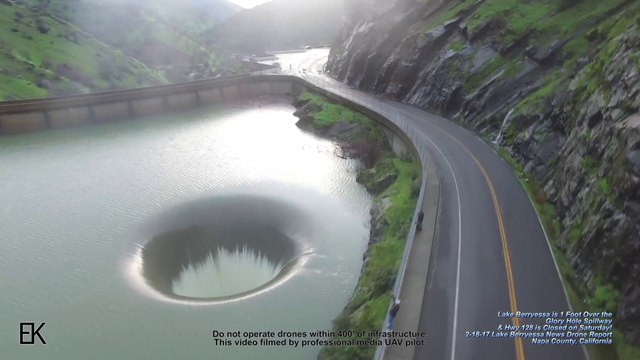 Ce lac se vide dans un trou de secours ! Impressionnant