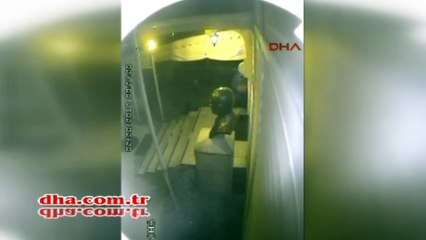 Akit hedef gösterdi Müjdat Gezen tiyatrosu kundaklandı!