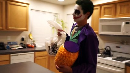 Joker Vs Scream & Giant Teddy Bear & Zombie In Real Life Halloween Fun!-CVLJbprN