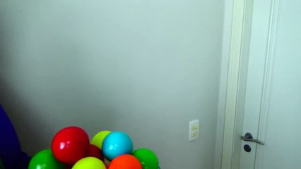 Spiderman Poo Colored Balls with Frozen Elsa vs Joker - Fun Superheroes Movie In Real Life-w2Ln