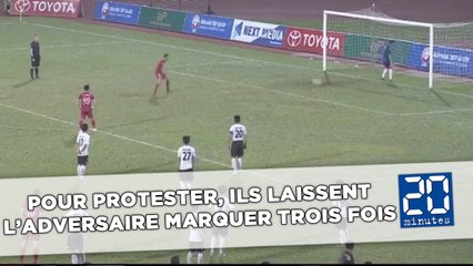 Pour protester contre un penalty douteux, ils laissent l’adversaire marquer trois fois