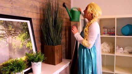 Download Video: Evil Elsa KIDNAPS SANTA CLAUS! w_ Spiderman Frozen Elsa & Anna Superman Witch! Superhero Fun  -)-01glWAcpT