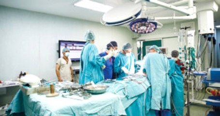 Anne Karnındaki Bebeğe 'İdrar Torbası' Ameliyatı Yapıldı