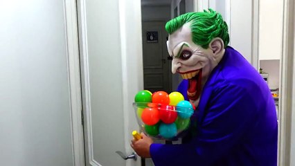 Spiderman Poo Colored Balls with Frozen Elsa vs Joker - Fun Superheroes Movie In Real Life-w2L