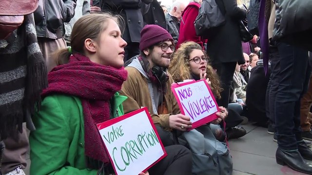 Manifestation à Paris contre la corruption des élus politiques