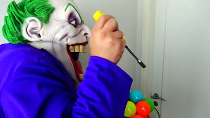 Spiderman Poo Colored Balls with Frozen Elsa vs Joker - Fun Superheroes Movie In Real Life-w2L