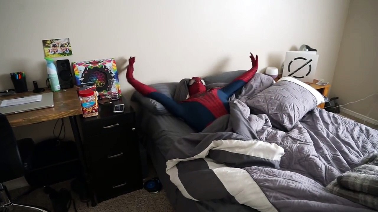 Spiderman vs Zombie Spiderman   Orbeez Bath Time SuperHero fun in Real life!  ) - Y