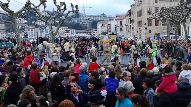 Saint-Jean-de-Luz et Ciboure : le défilé de carnaval