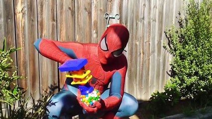 Spiderman and Spidergirl Bubble Gum Poo Prank Fun - Superhero Movie In Real Life!-ELS
