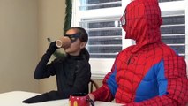 VENOM vs CATWOMAN vs SPIDERMAN Fruit Loops Breakfast Cereal Challenge Superhero Kids in Real Life-TRgu_g7L