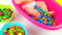 Learn Colors Baby Doll Bath Time M&Ms Chocolate Candy How to Bath Baby Videos Toddler Pre