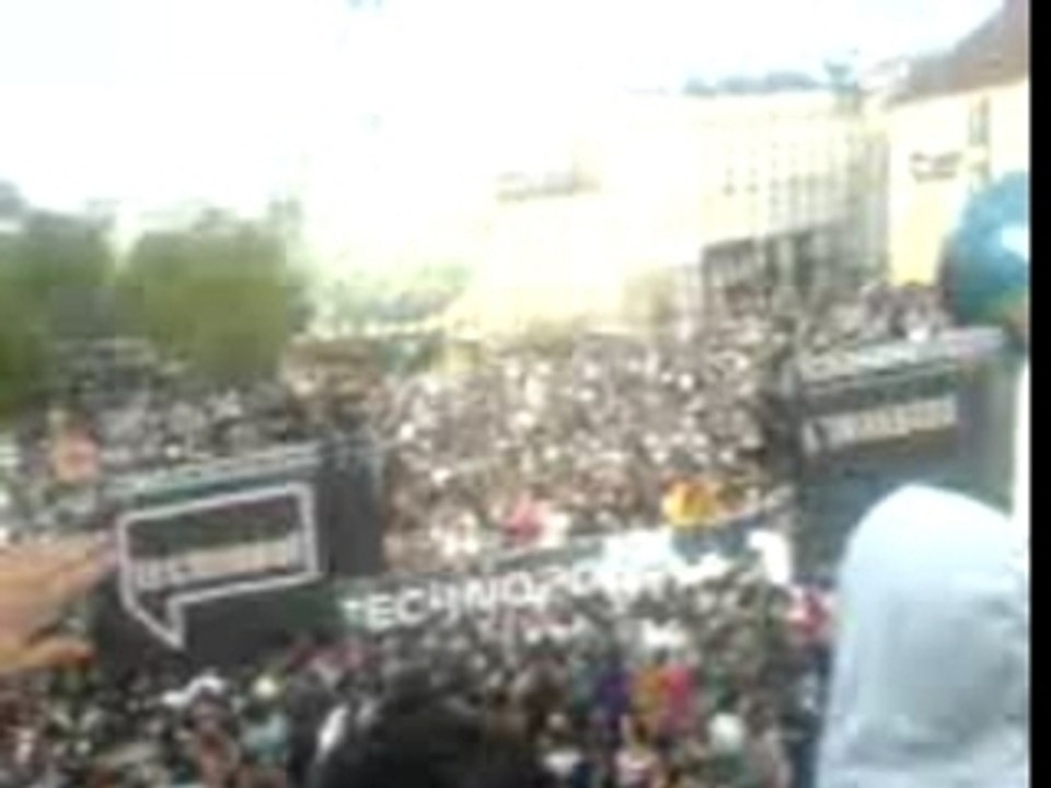 techno parade 2007 sur la Bastille