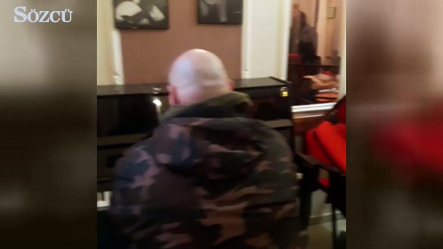 Kundaklanan Müjdat Gezen Sanat Merkezi'nde İzmir Marşı çaldı