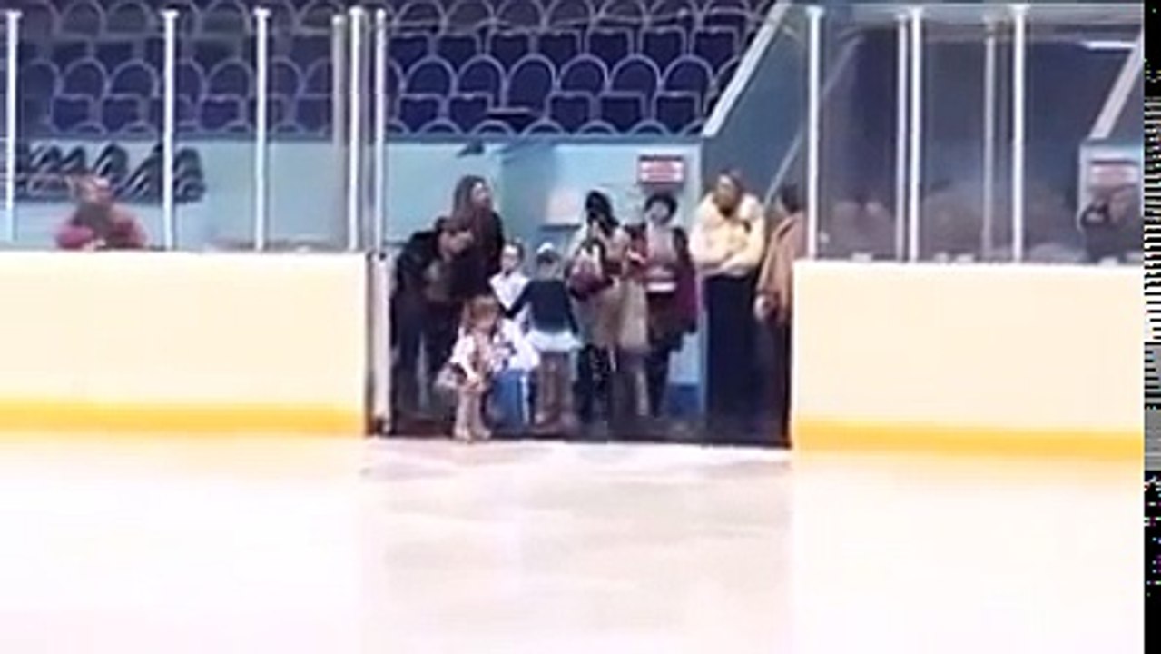 À deux ans, elle patine déjà comme une pro !