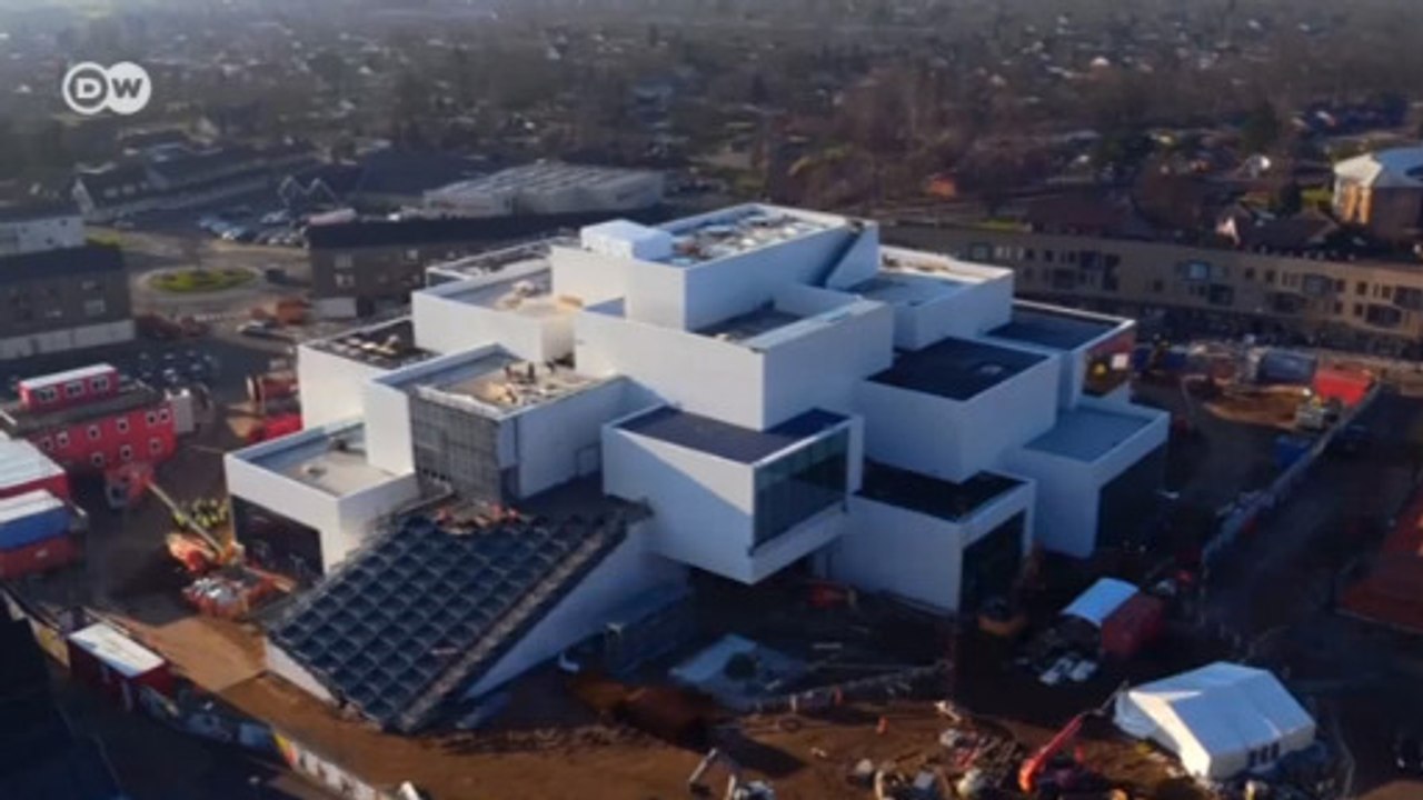 Lego constrói prédio inspirado em seus brinquedos