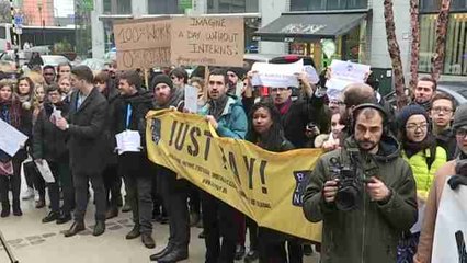 Becarios europeos protestan ante la UE contra las prácticas no remuneradas