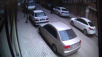 Otomobilden Hırsızlık Anı Güvenlik Kamerasında