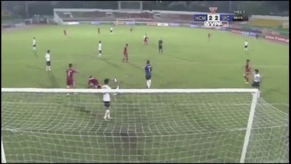 Pour protester contre un penalty douteux, ils laissent l’adversaire marquer trois fois