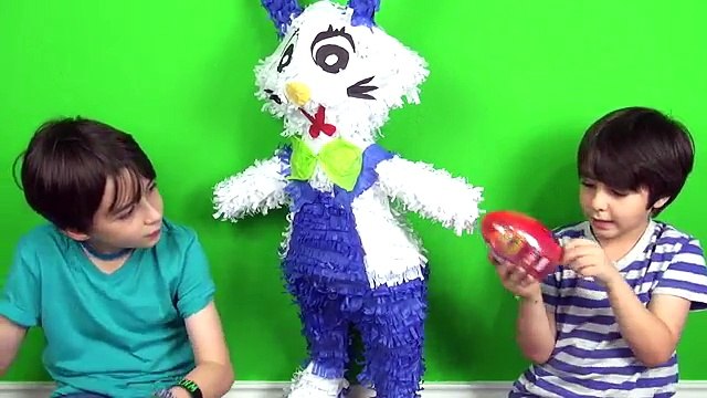 Smashing Giant CHOCOLATE EASTER BUNNY SURPRISE filled with Blind Bags | Shopkins Minecraft