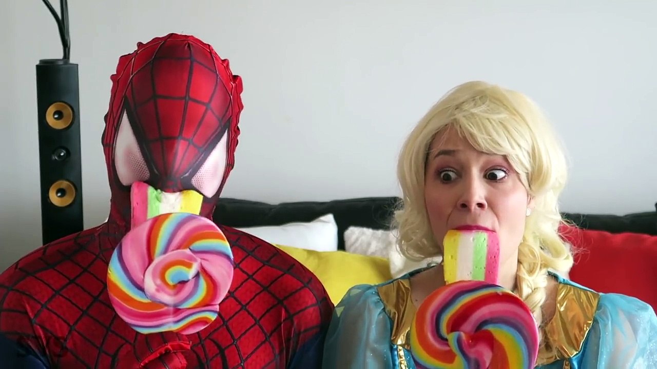 Frozen Elsa GUMBALLS SURPRISE! w/ Spiderman vs Joker Girl Bad Baby and Hulk Superheroes IR