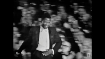 Sidney Poitier reçoit l'Oscar du meilleur acteur en 1964