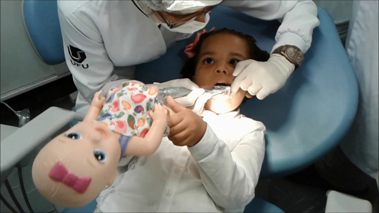 Bêh- FAZENDO LIMPEZA NOS DENTINHOS - S/ MEDO