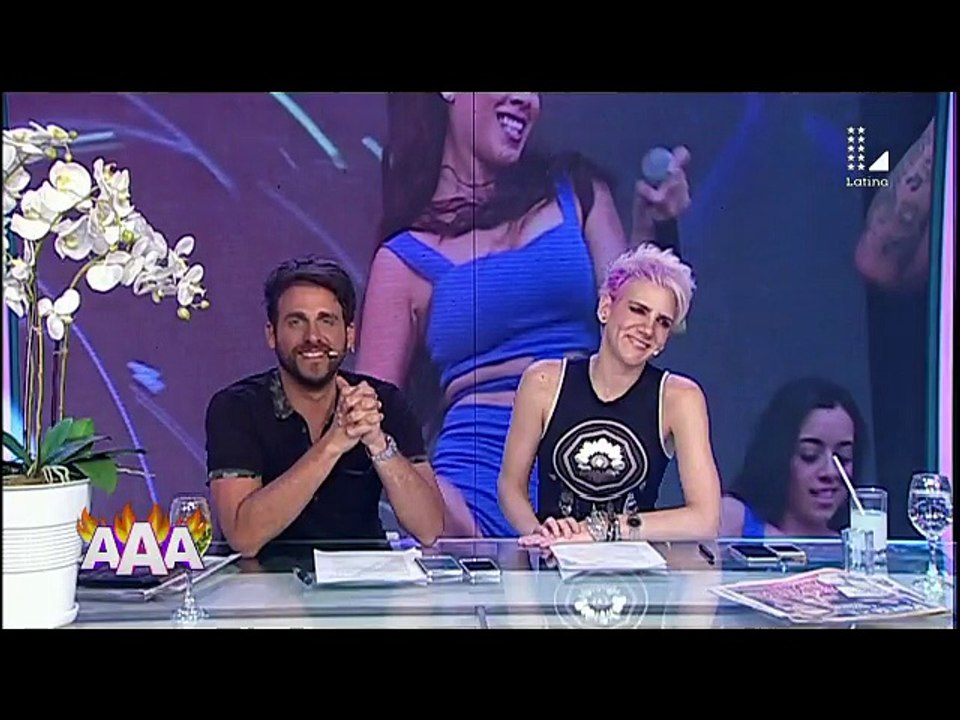 Ampay a Yahaira con amiguito