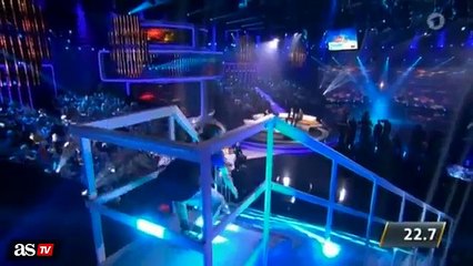 Toni Kroos se fait humilier par un gamin de 13 ans dans un concours de jongle !