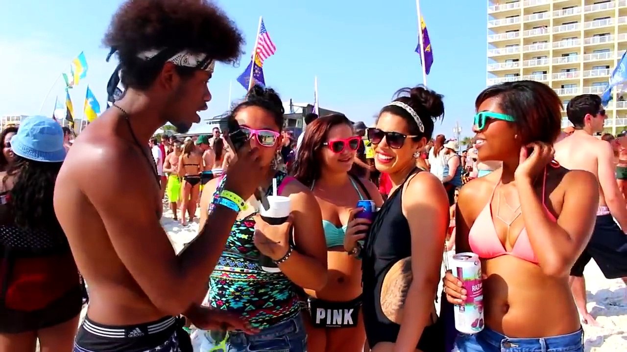 Sexy Girls Twerking On The Beach! - Best Funny Pranks ♛ Funscene ♛