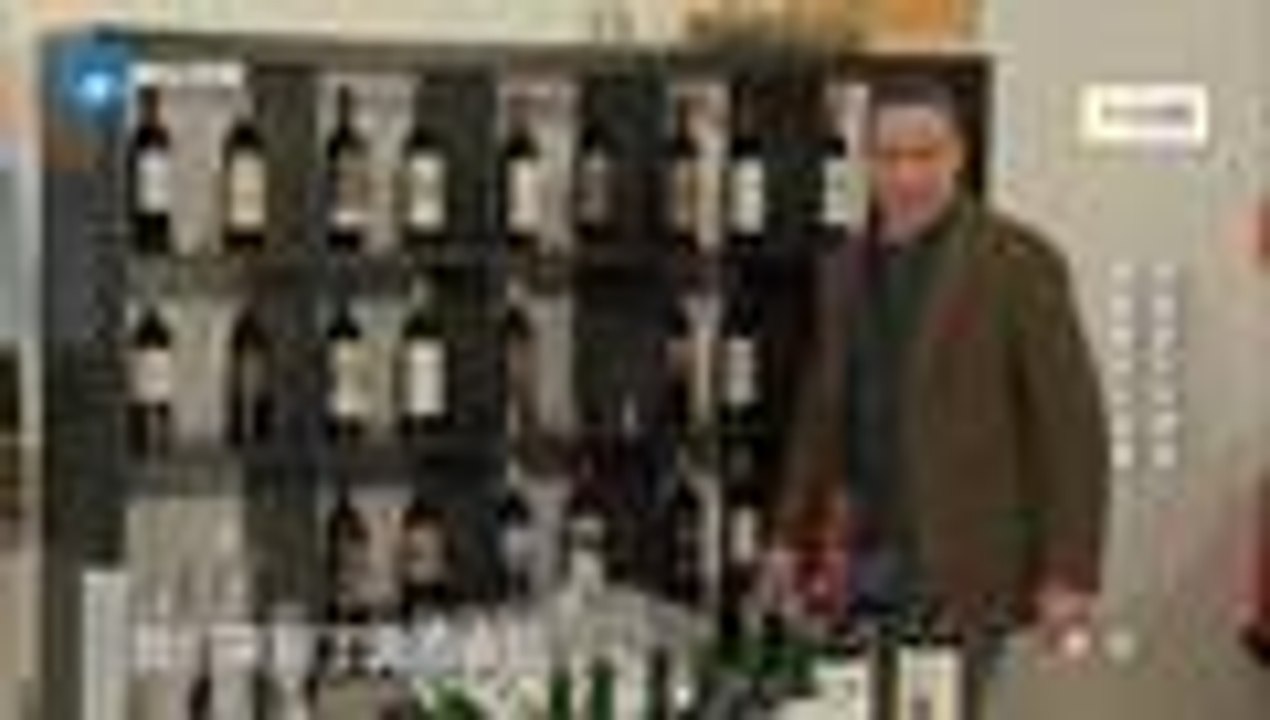 丰收大餐体现完美搭配 酒庄老庄主讲述传奇人生