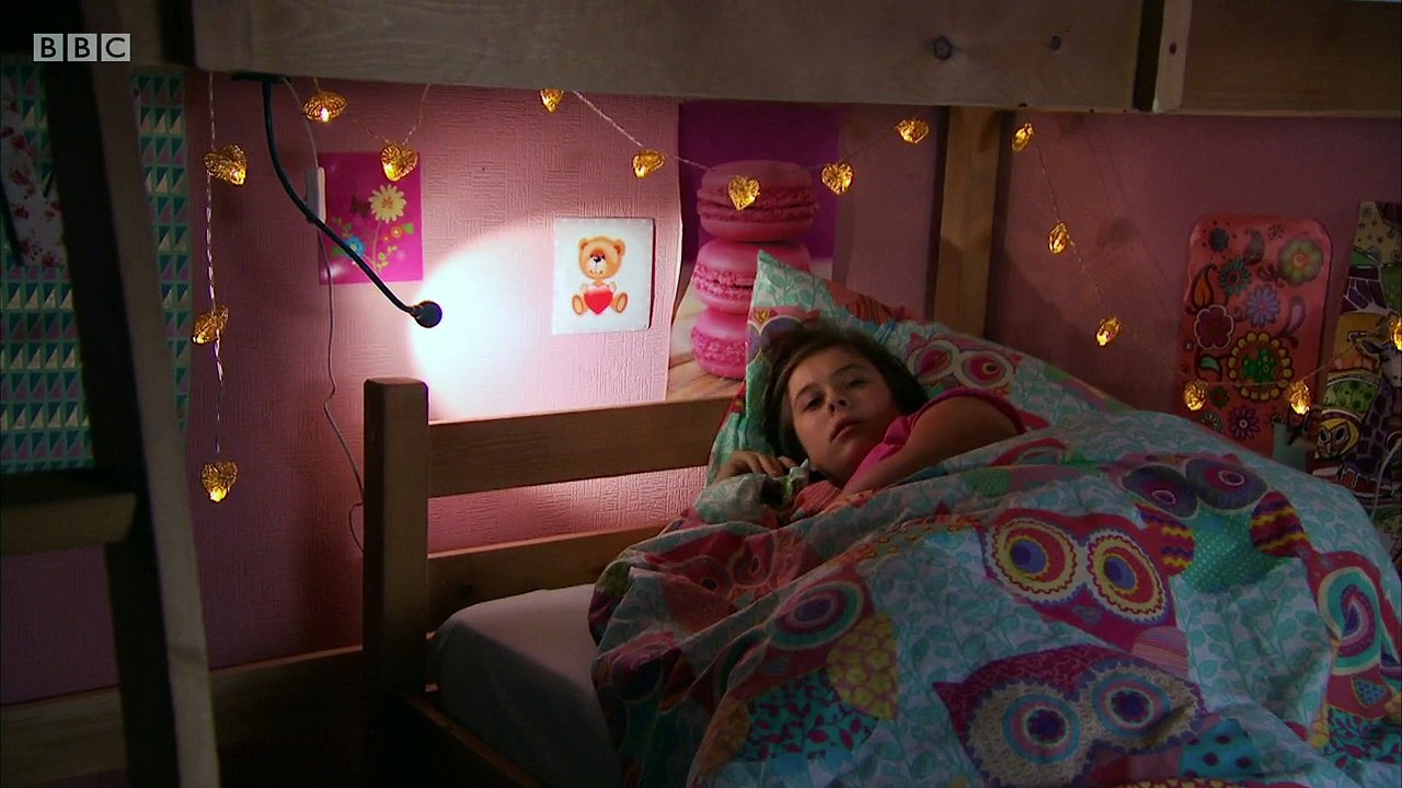 CBBC Millie Inbetween s01e12 A Different Christmas - video Dailymotion